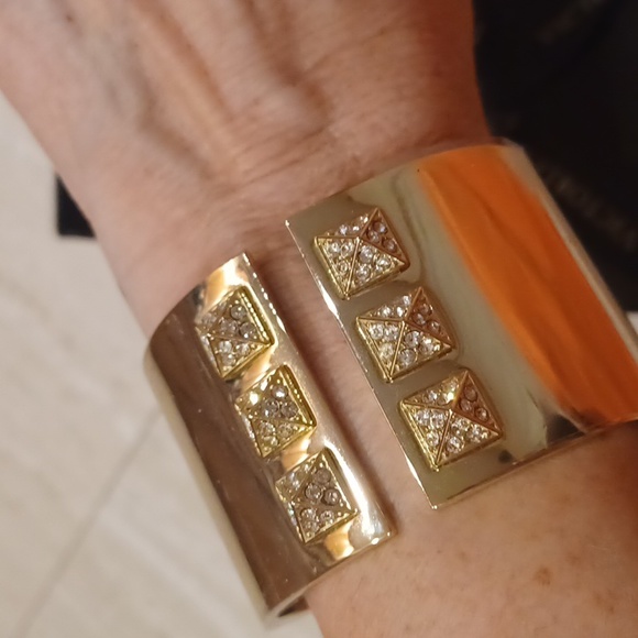 Victoria's Secret Vintage SCANDALOUS Rhinestone Pyramid Hinged Cuff Bracelet - Picture 5 of 8